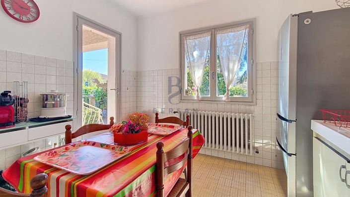 Image No.12-2 Bed House for sale