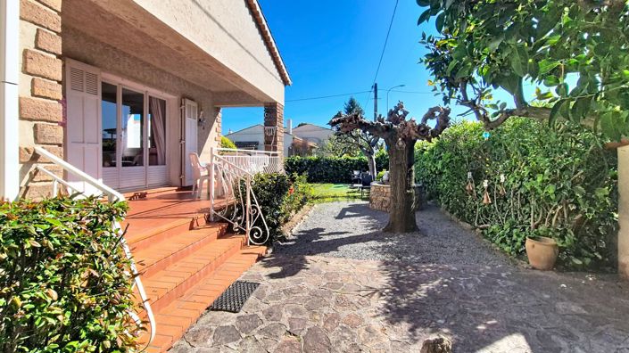 Image No.4-2 Bed House for sale
