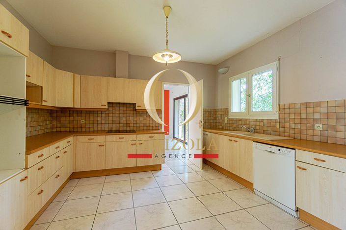 Image No.12-3 Bed House for sale