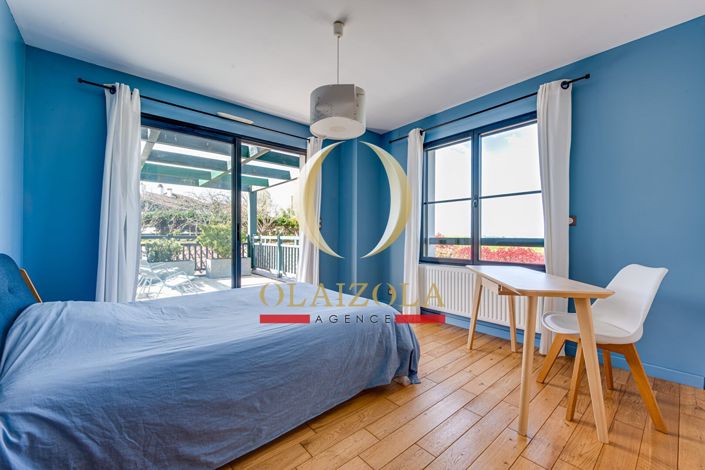 Image No.10-5 Bed House for sale