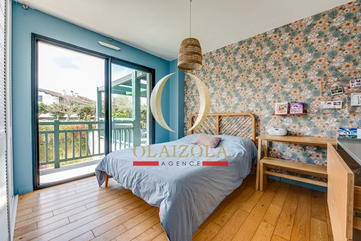 Image No.12-5 Bed House for sale