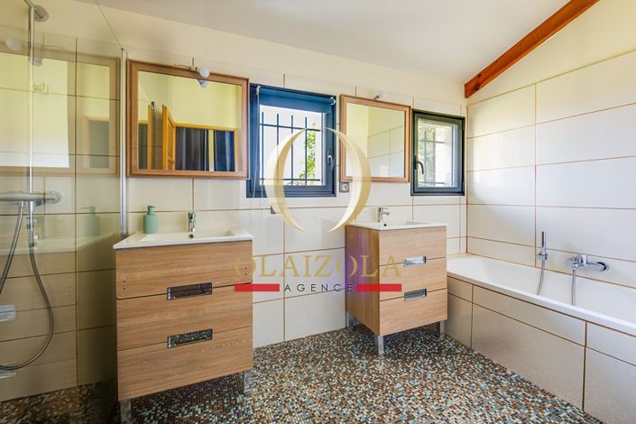 Image No.13-5 Bed House for sale