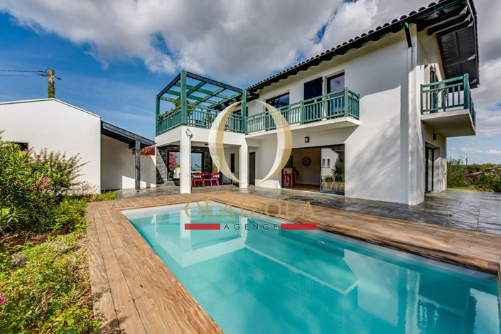 Image No.2-5 Bed House for sale