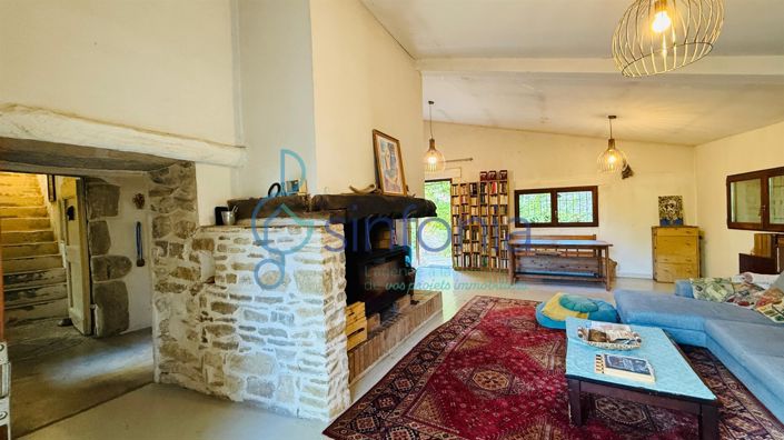 Image No.8-5 Bed House for sale