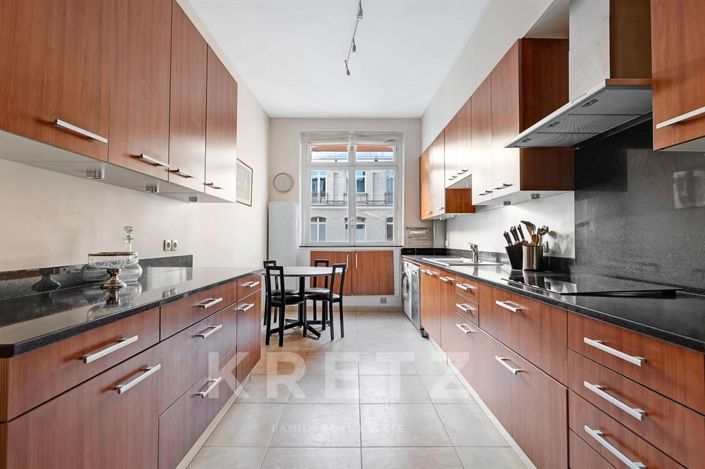 Image No.10-3 Bed Apartment for sale