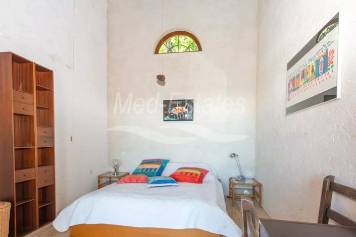 Image No.10-5 Bed House for sale