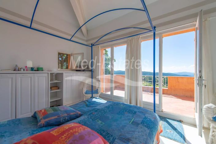 Image No.11-5 Bed House for sale