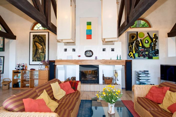 Image No.6-5 Bed House for sale
