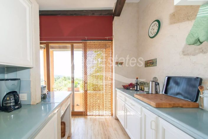 Image No.8-5 Bed House for sale