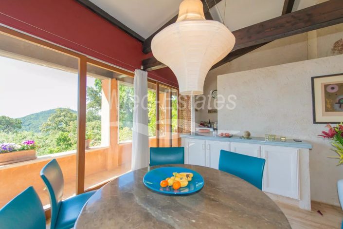 Image No.9-5 Bed House for sale