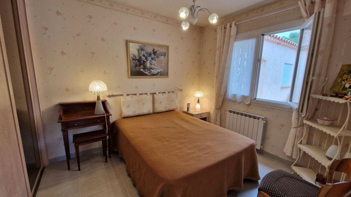 Image No.10-3 Bed House for sale