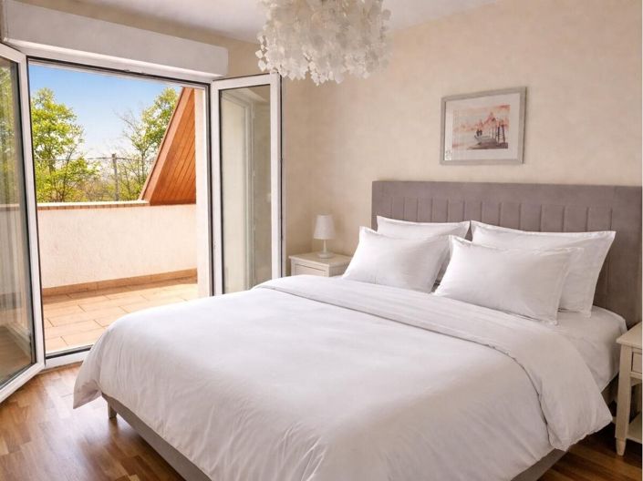 Image No.5-5 Bed House for sale