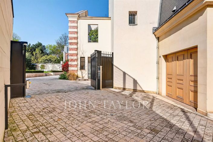 Image No.53-5 Bed House for sale