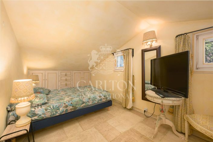 Image No.15-2 Bed House for sale