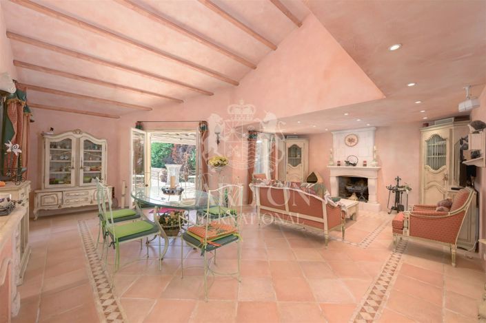 Image No.5-2 Bed House for sale