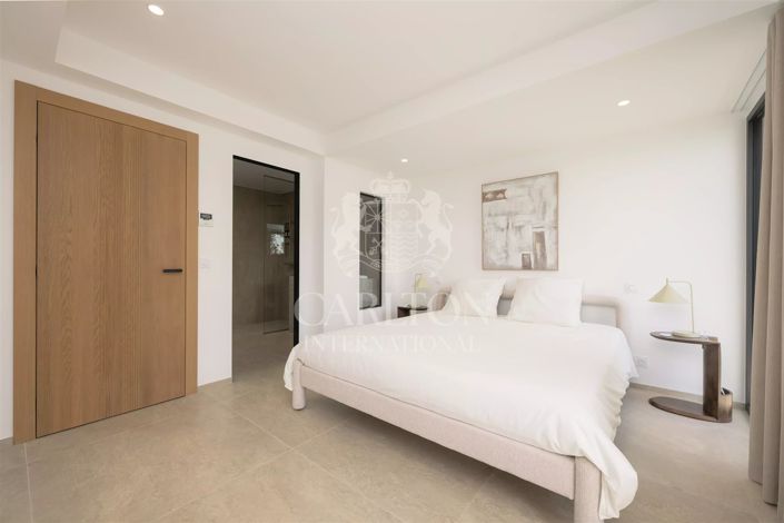 Image No.14-4 Bed House for sale