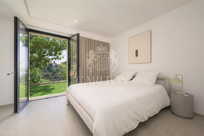 Image No.20-4 Bed House for sale