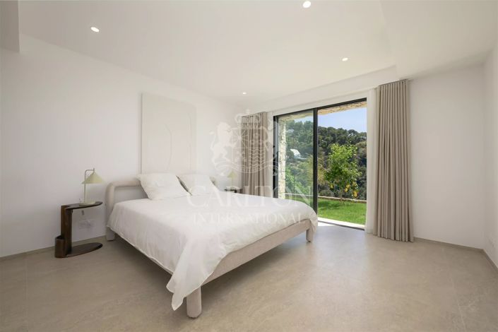 Image No.21-4 Bed House for sale