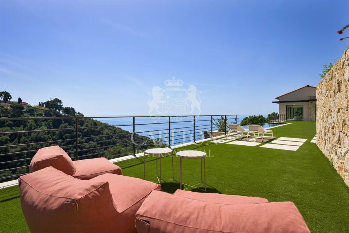 Image No.7-4 Bed House for sale