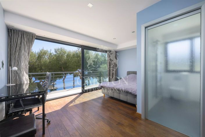 Image No.14-4 Bed House for sale