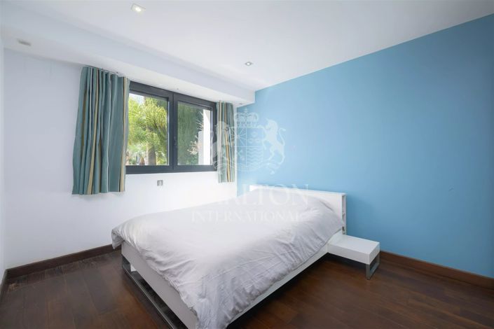 Image No.17-4 Bed House for sale