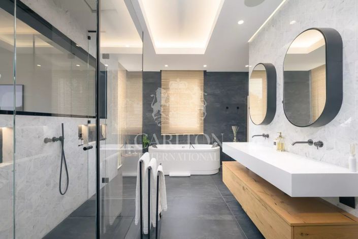 Image No.12-7 Bed House for sale