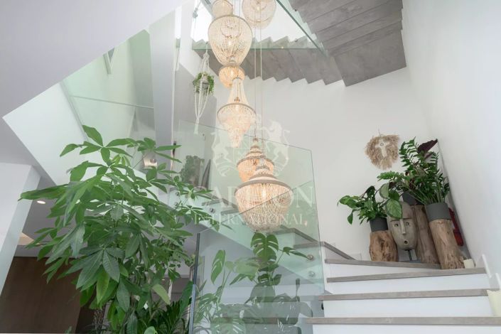 Image No.21-7 Bed House for sale