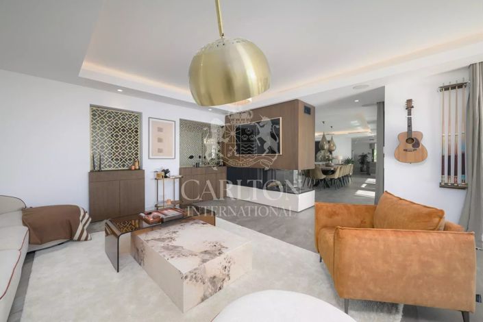 Image No.5-7 Bed House for sale