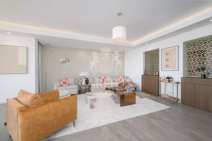 Image No.7-7 Bed House for sale