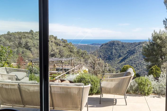 Image No.11-5 Bed House for sale