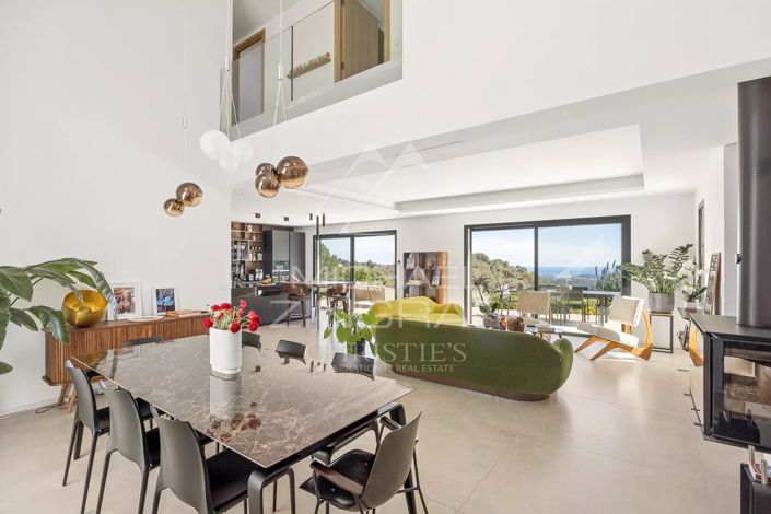 Image No.5-5 Bed House for sale