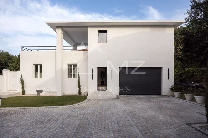 Image No.2-6 Bed House for sale