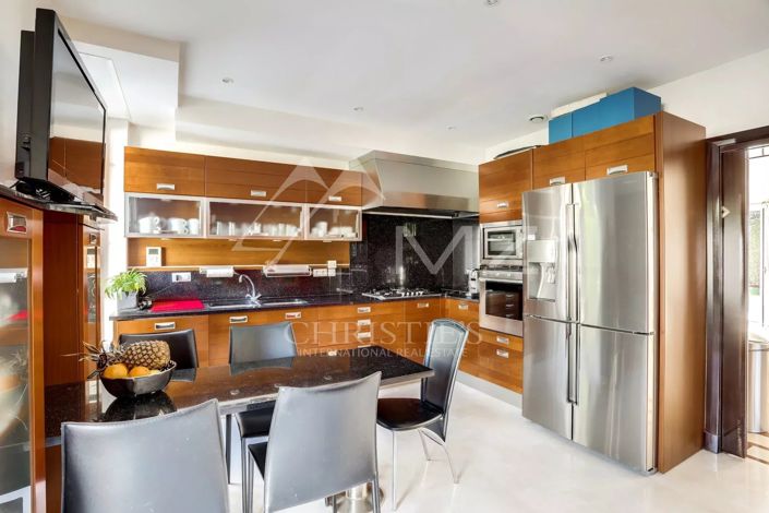 Image No.6-6 Bed House for sale