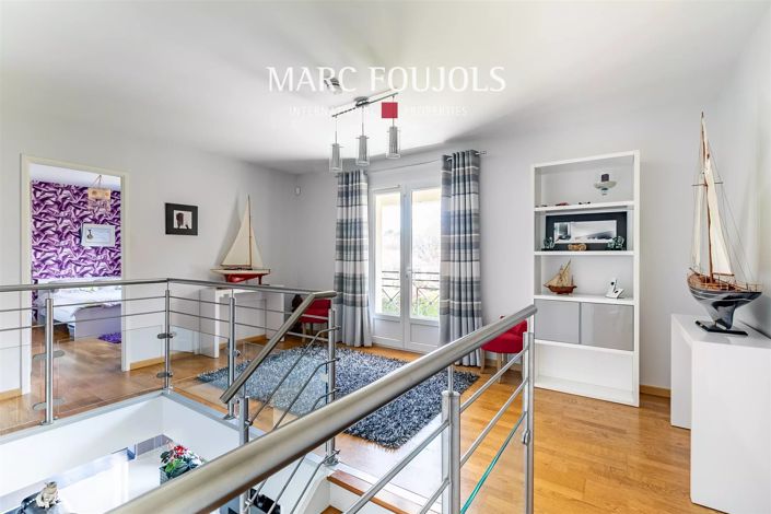 Image No.17-6 Bed House for sale