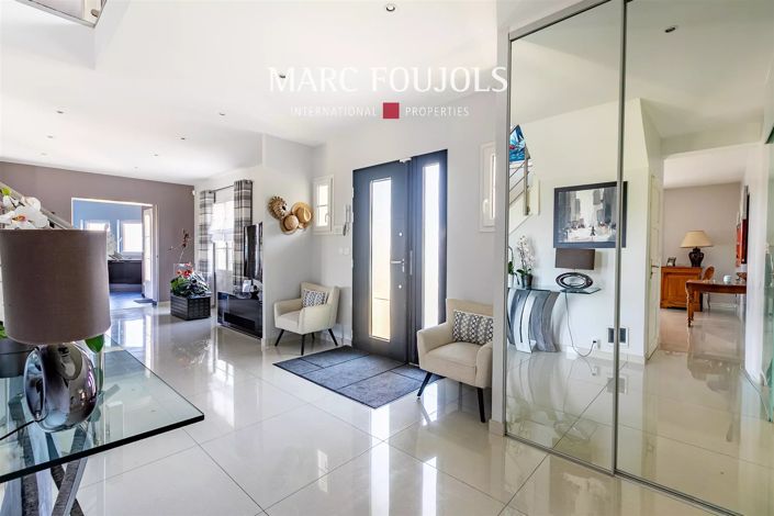 Image No.4-6 Bed House for sale