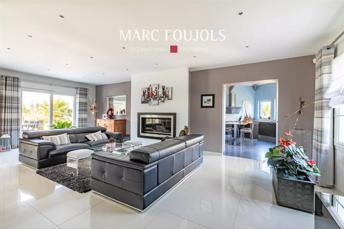 Image No.6-6 Bed House for sale