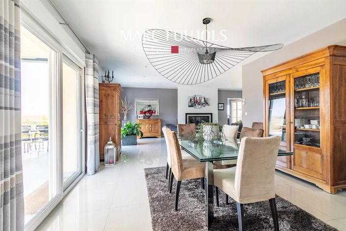 Image No.8-6 Bed House for sale