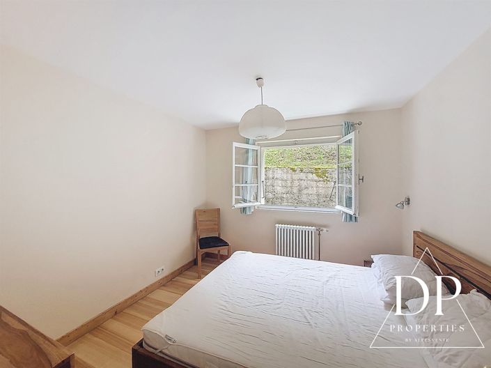 Image No.10-4 Bed House for sale