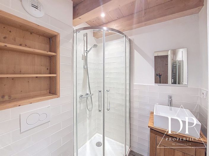 Image No.18-4 Bed House for sale