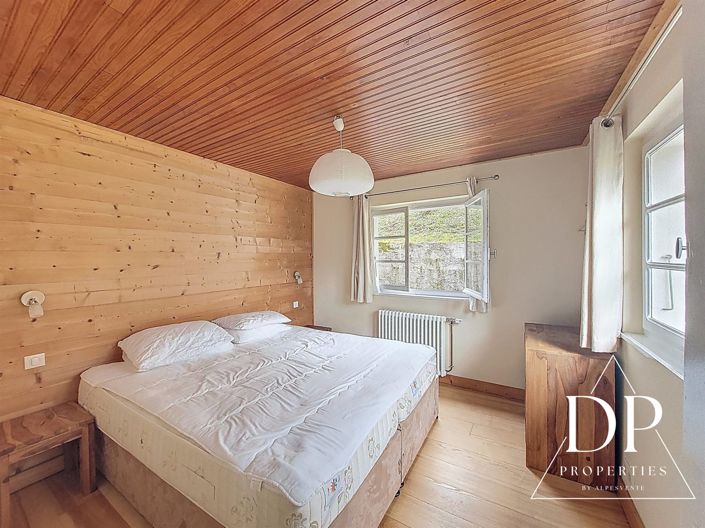 Image No.9-4 Bed House for sale