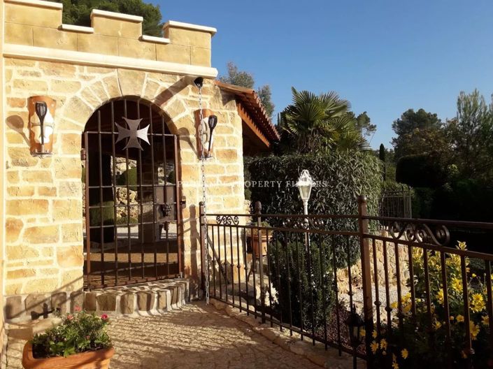 Image No.19-3 Bed House for sale