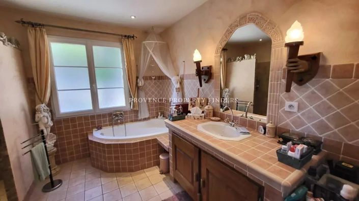 Image No.5-3 Bed House for sale