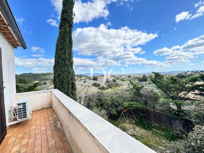 Image No.18-4 Bed House for sale