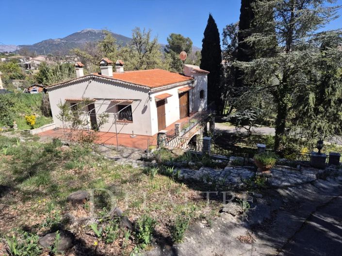 Image No.10-3 Bed House for sale