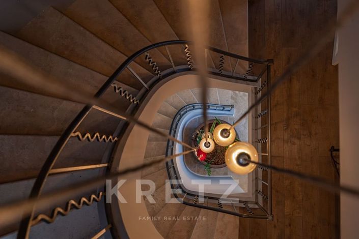 Image No.18-5 Bed House for sale