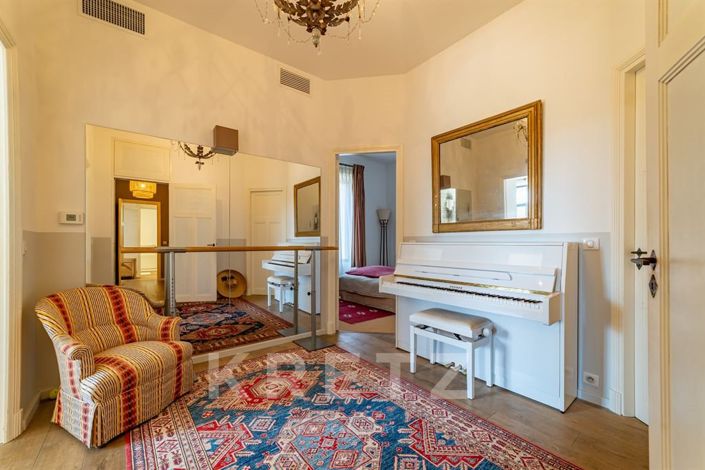 Image No.20-5 Bed House for sale