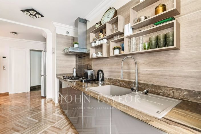 Image No.10-5 Bed Apartment for sale