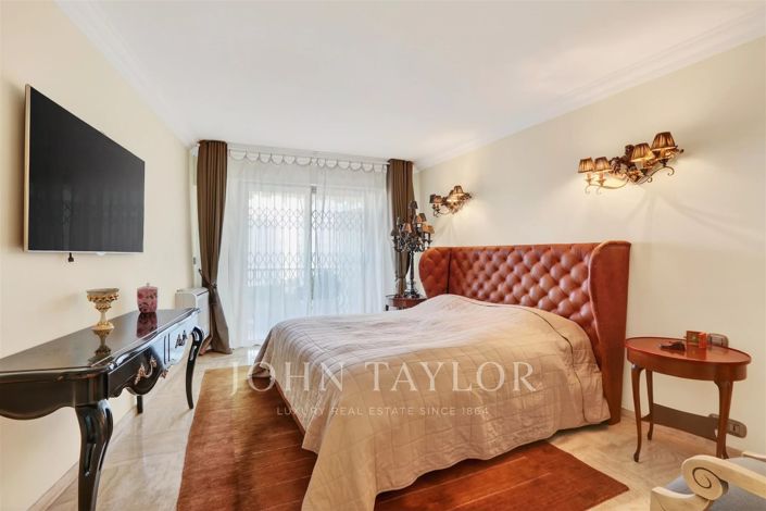 Image No.11-5 Bed Apartment for sale