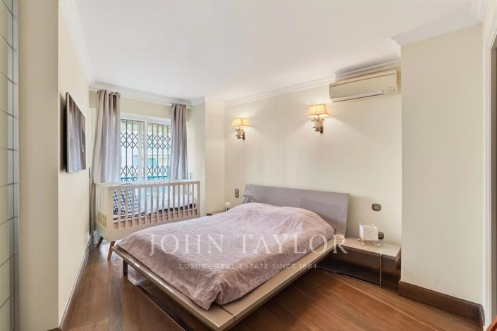 Image No.13-5 Bed Apartment for sale