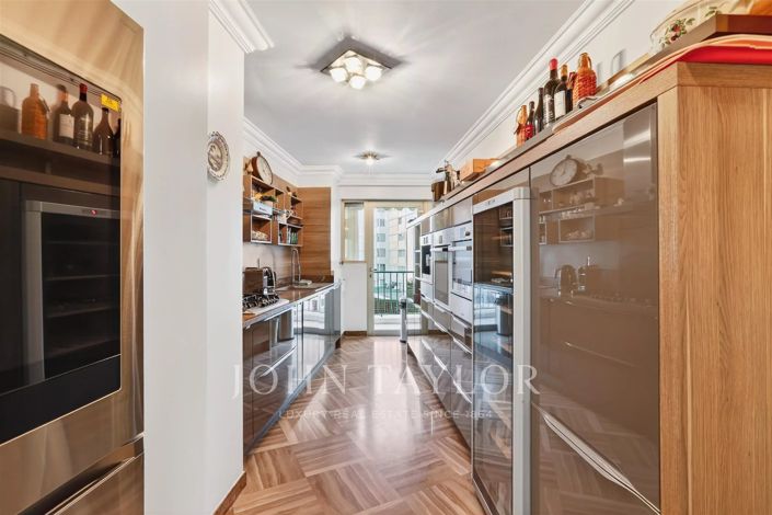 Image No.9-5 Bed Apartment for sale